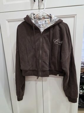 Nash NWOT Brown Cropped Zip-Up Hoodie with  Camo Patterned Lining